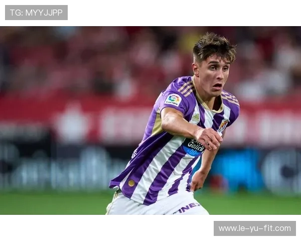 莱万多夫斯基传球视野解析：精准调度引领球队攻势