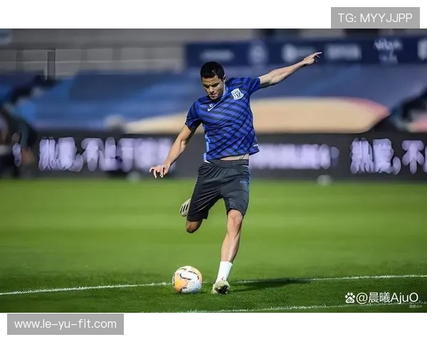 阿拉维斯边路发力，攻势如潮助球队紧追不舍